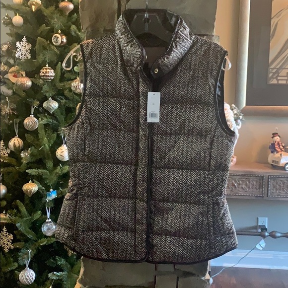 Banana Republic Jackets & Blazers - NWT Adorable Banana Republic Puffer Vest XS